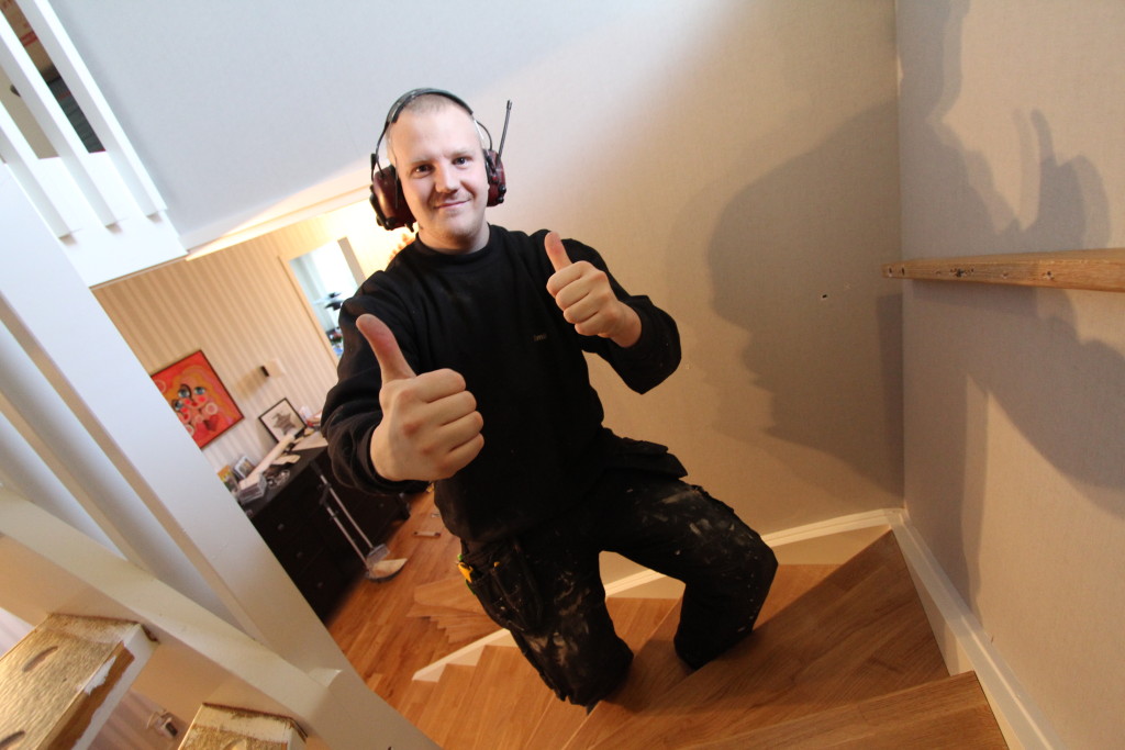 Pågående renovering av ektrappa