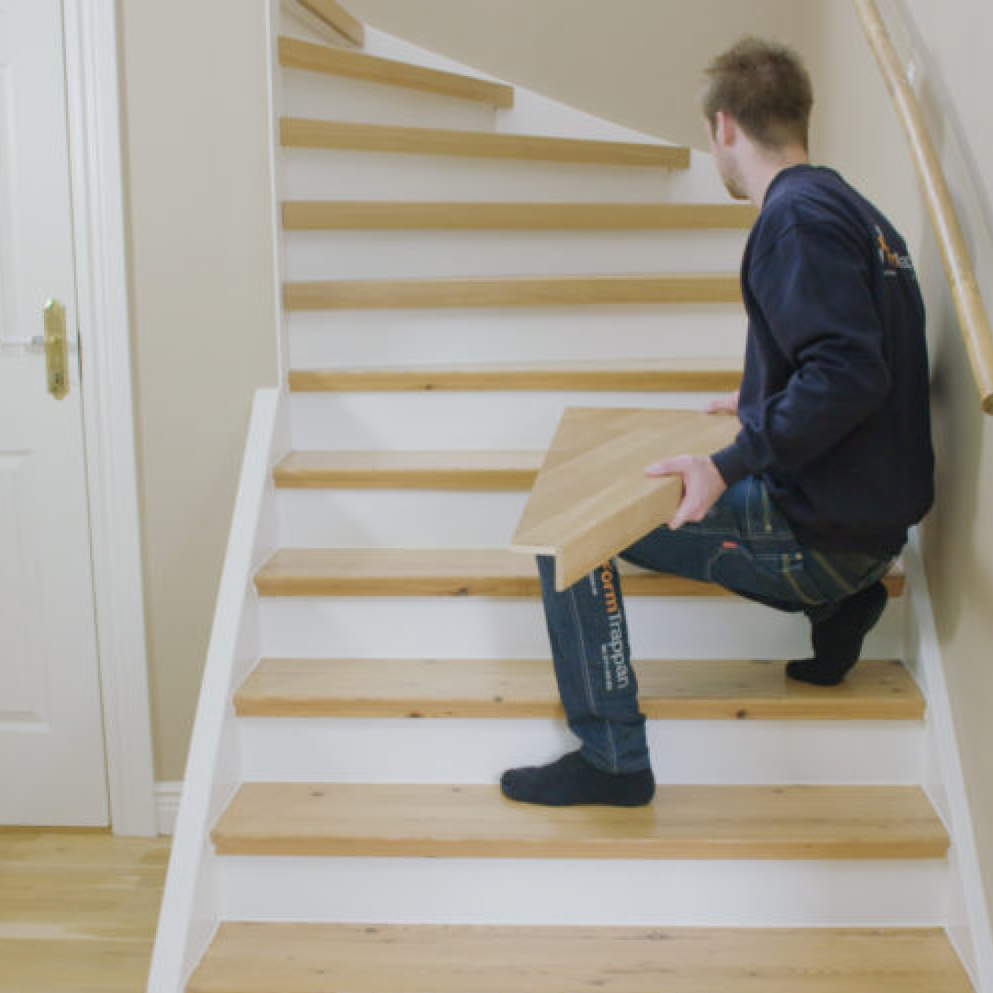 trappor inomhus - renovering av trappa